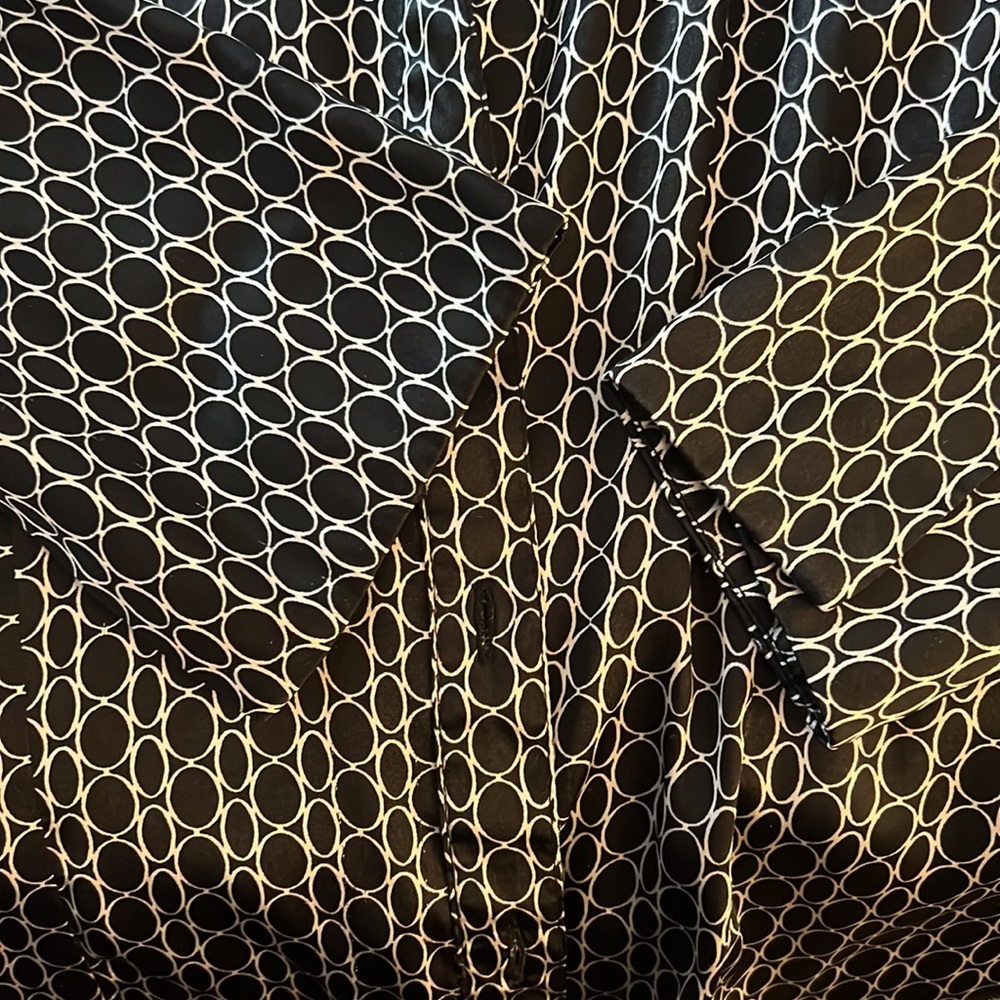 H&M button up designed blouse - Picture 2 of 4
